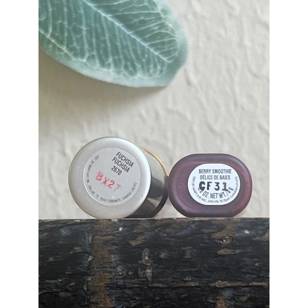 Mary Kay Signature Creme Lipstick Fuchsia 2670 AND Berry Smoothie Lip Gloss